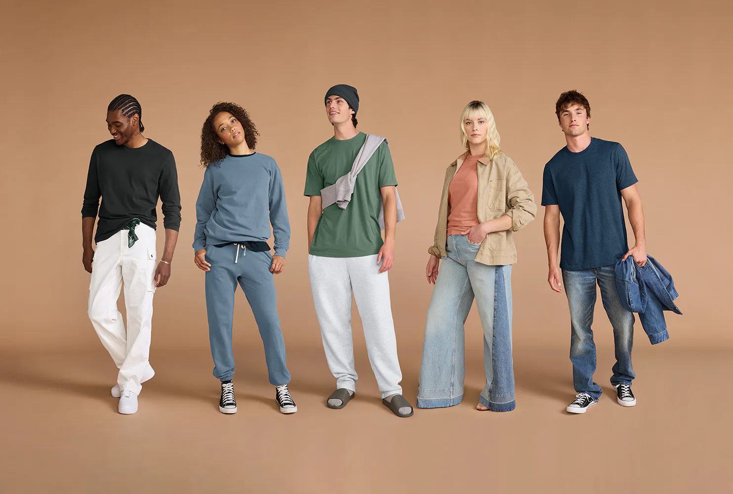 DT2103_DF25_ProductGuide_DT_005_Lifestyle_Model