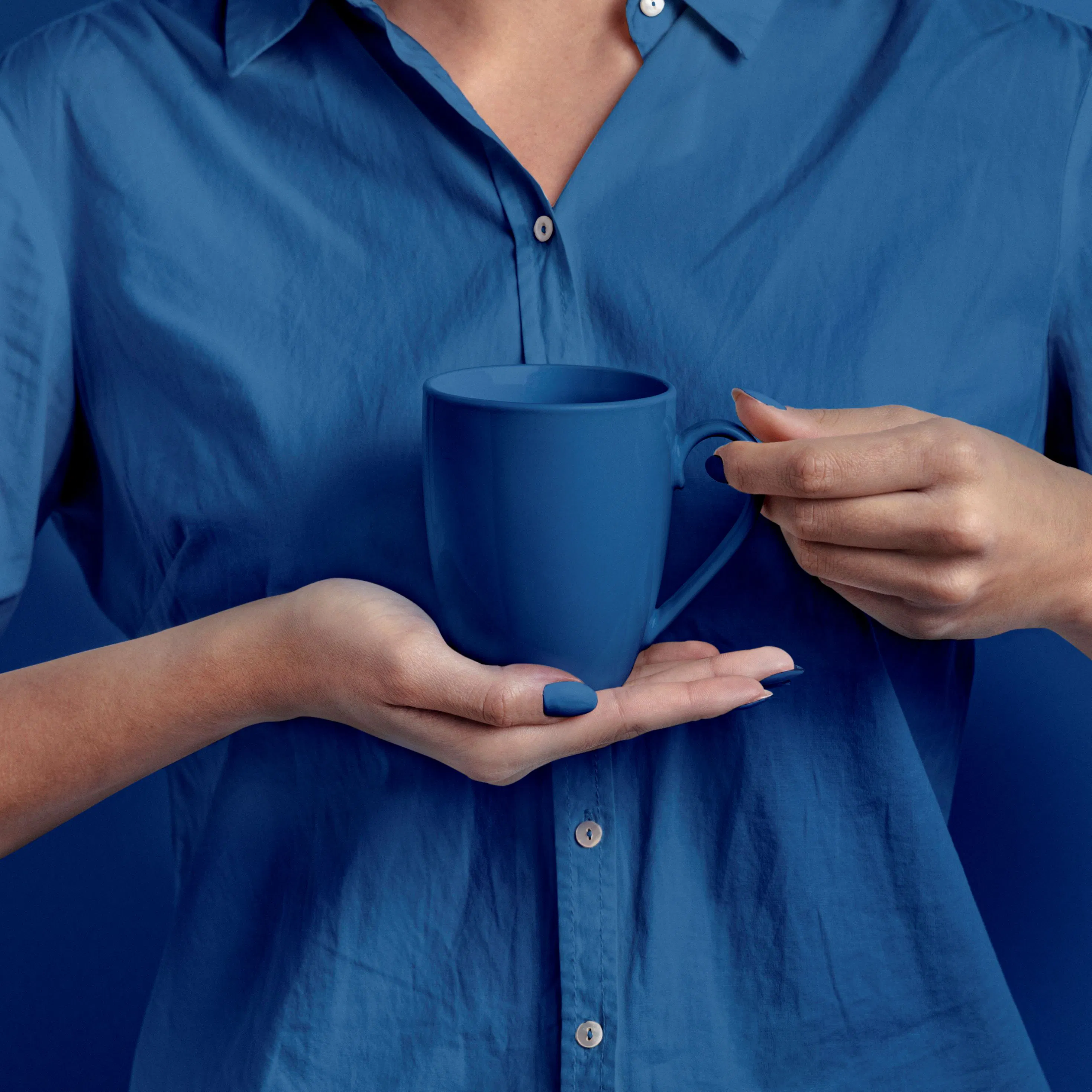 female-hand-holding-cupsmall