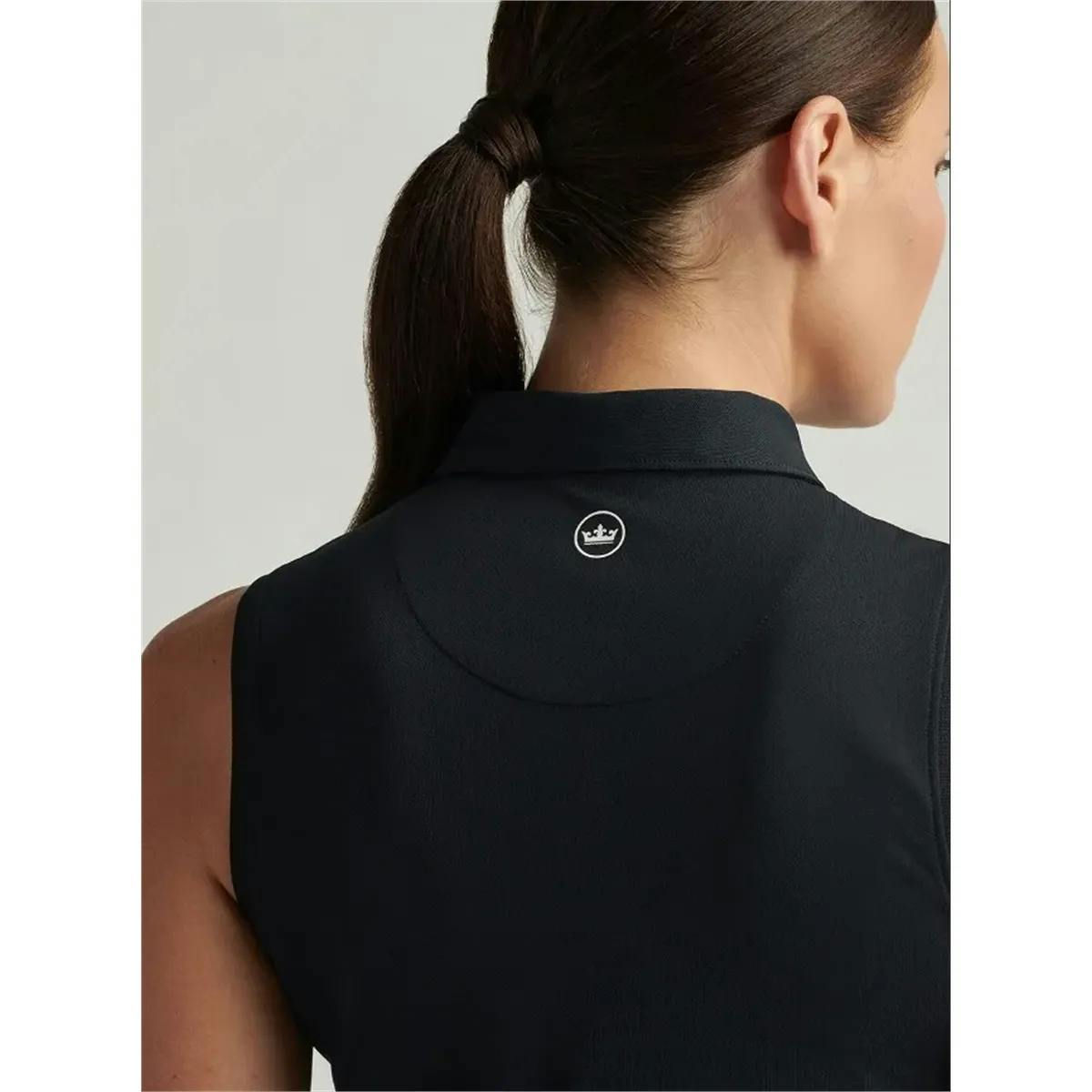 Women wearing a black tank shirt